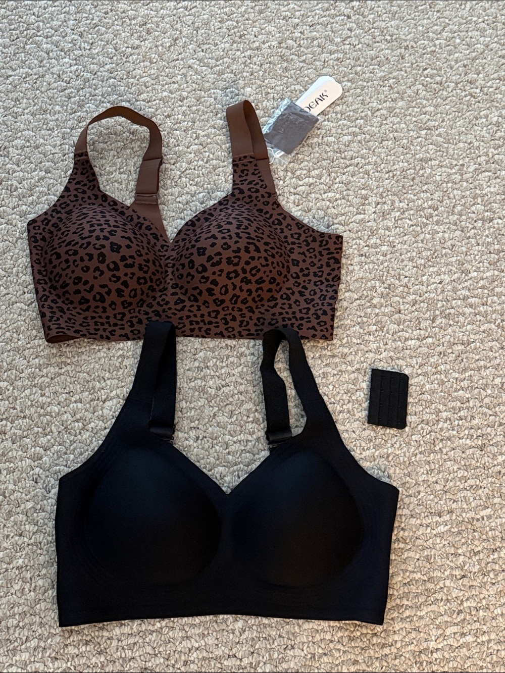 OEAK wireless jelly bras black and leopard print